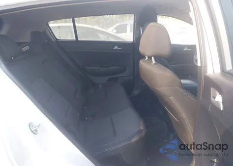 2017 Kia Sportage Lx z USA, uszkodzony, nr VIN KNDPMCAC9H7132755